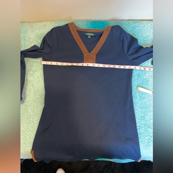 🔥RalphLauren Navy and Brown V-Neck Top🔥 - Picture 4 of 6